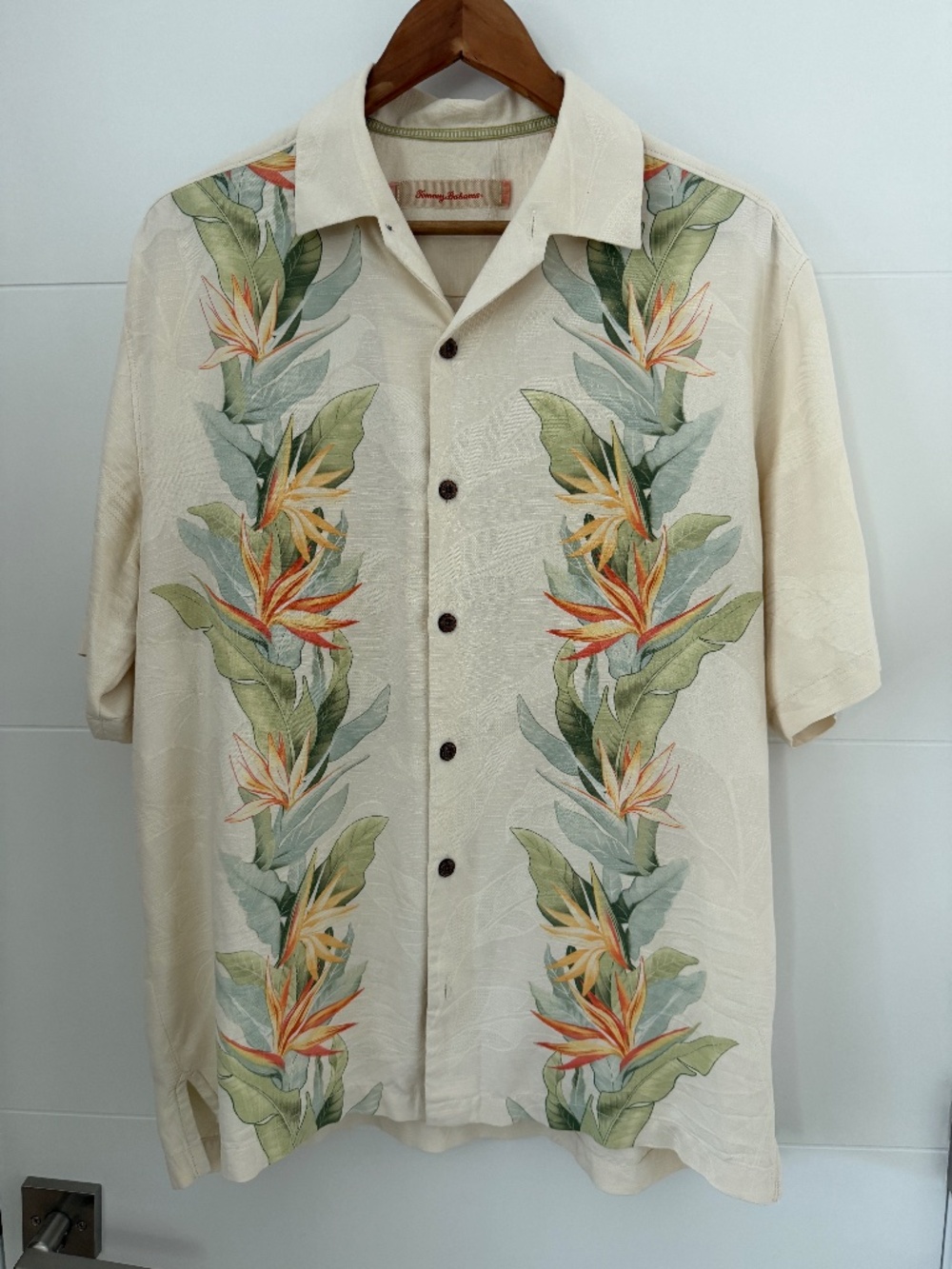Tommy Bahama 100% Silk Bird of Paradise Hawaiian Camp Shirt Cream Cream Mens M